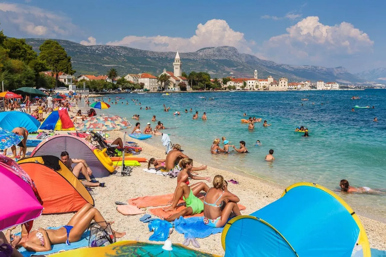 Apartments By The Sea Kastel Novi, Kastela - 18118