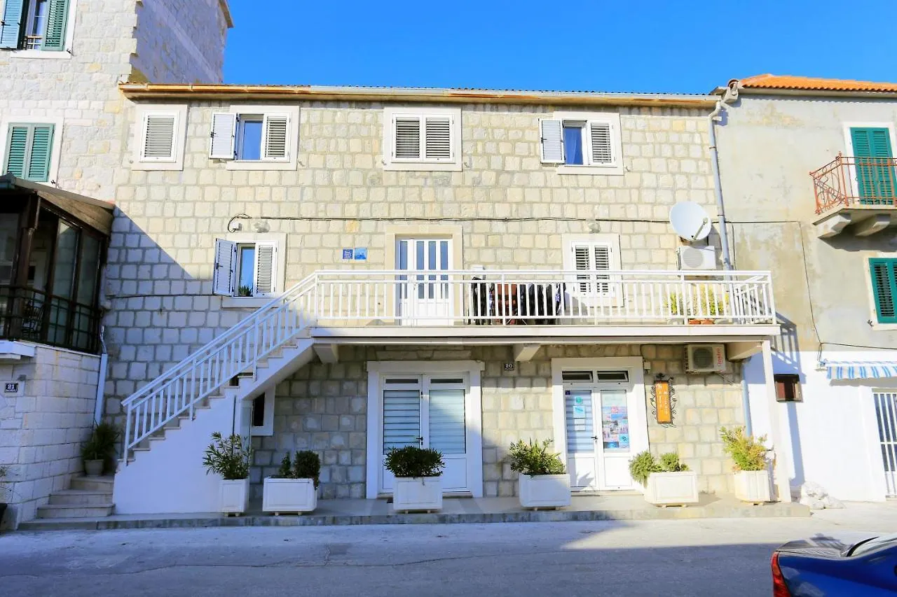 Apartments By The Sea Kastel Novi, Kastela - 18118