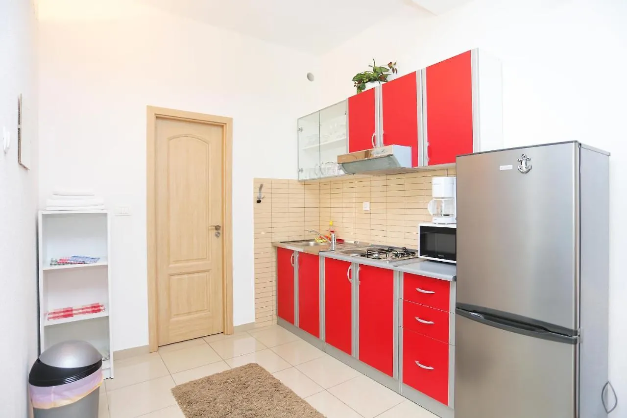 Apartments By The Sea Kastel Novi, Kastela - 18118